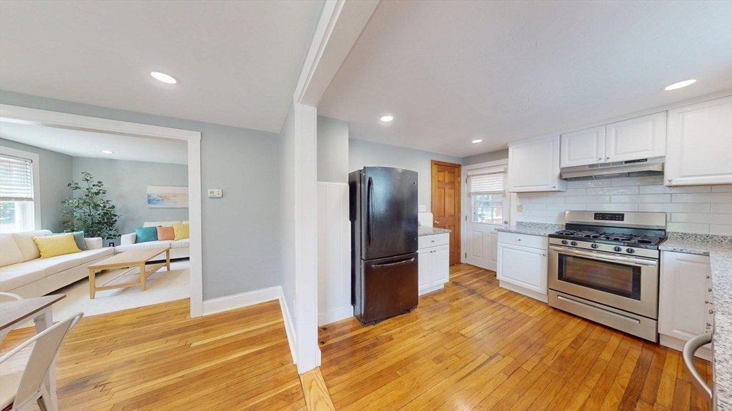 33 Volusia Road Hingham, MA 02043 - Photo 7 of 26