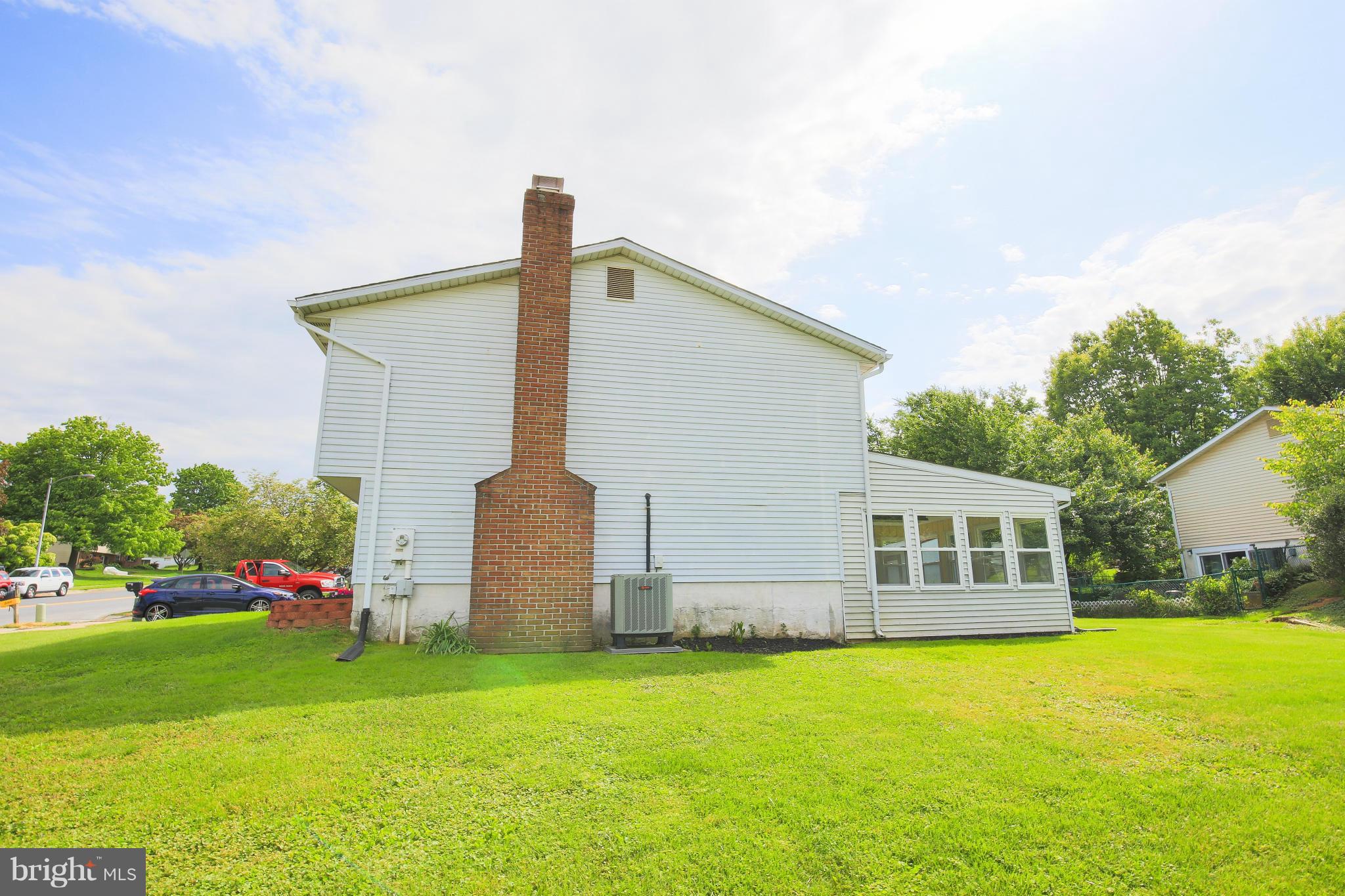 324 Royer Road Westminster, MD 21158 - Photo 4 of 29 Large corner lot