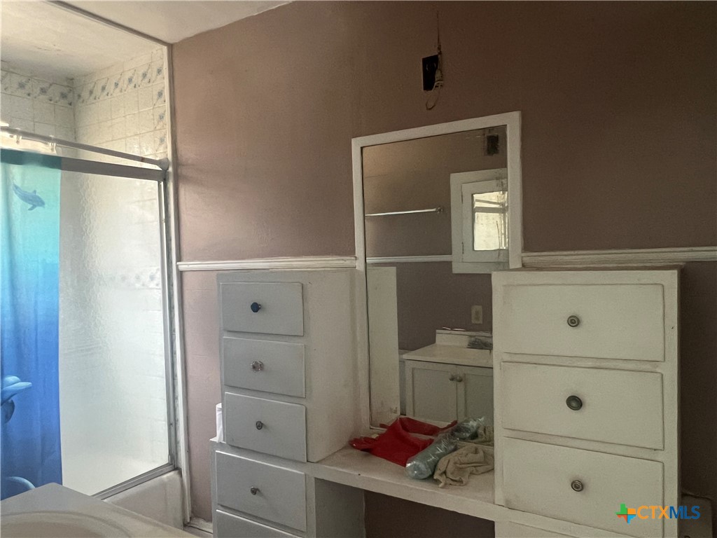 612 South 7th Street Temple, TX 76504 - Photo 22 of 43 a view of a dresser