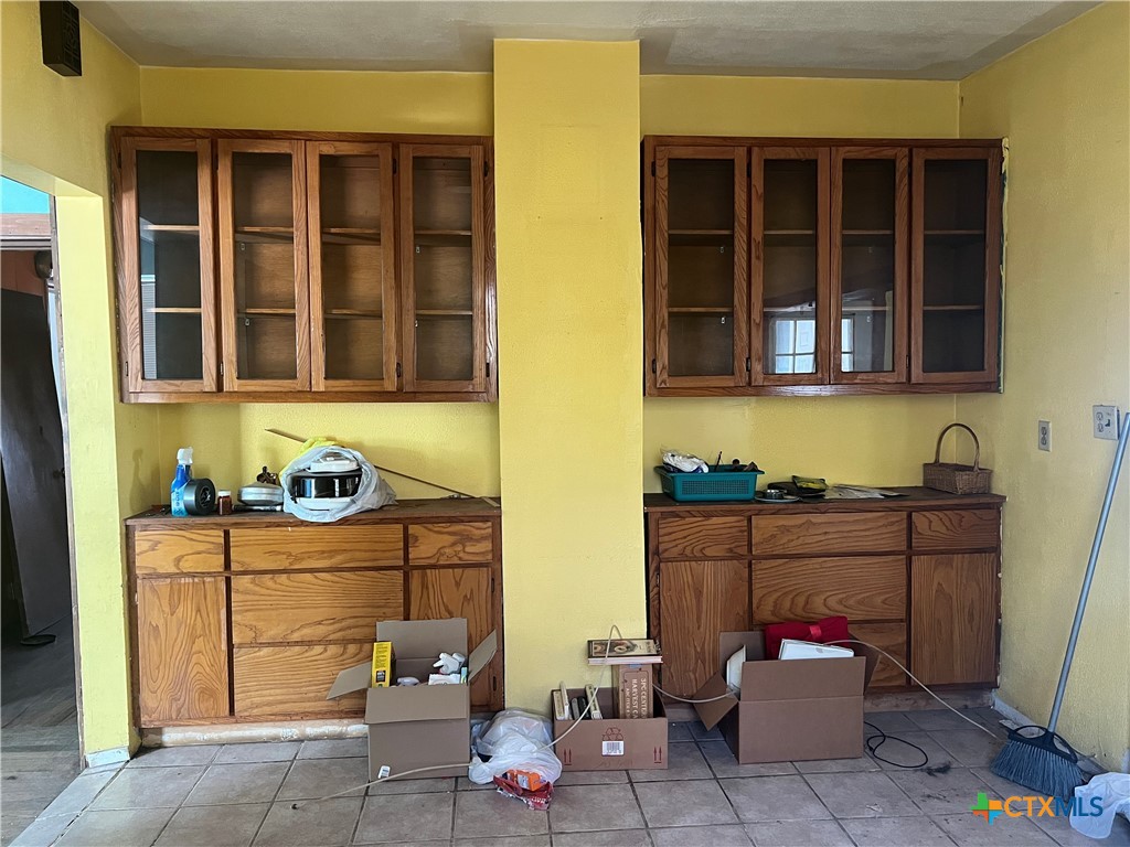 612 South 7th Street Temple, TX 76504 - Photo 24 of 43 a backyard of a house with outdoor seating