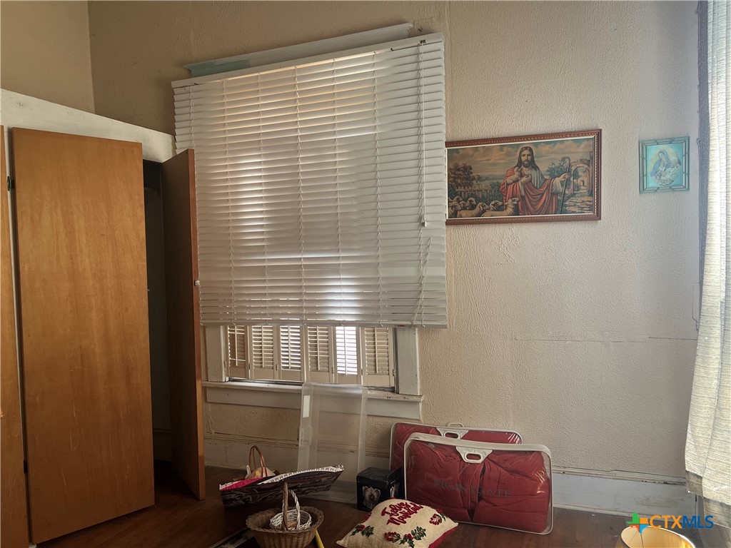 612 South 7th Street Temple, TX 76504 - Photo 6 of 43 a view of room with window and furniture