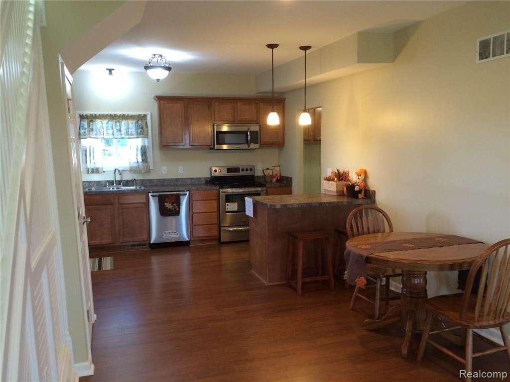 6437 Emmett Road Yale, MI 48097 - Photo 8 of 32 IMG_2120.JPG