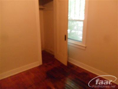 1912 Raskob Street Flint, MI 48504 - Photo 4 of 10 20110933-3.JPG