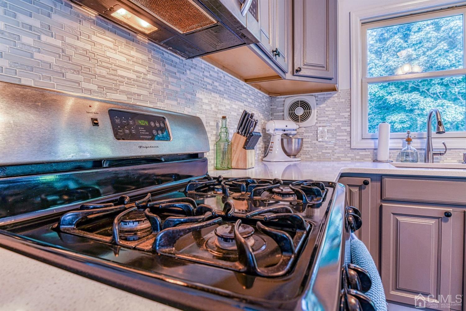 18 Mimi Road Old Bridge, NJ 08857 - Photo 12 of 33 Cooking will be enjoyable in this kitchen.