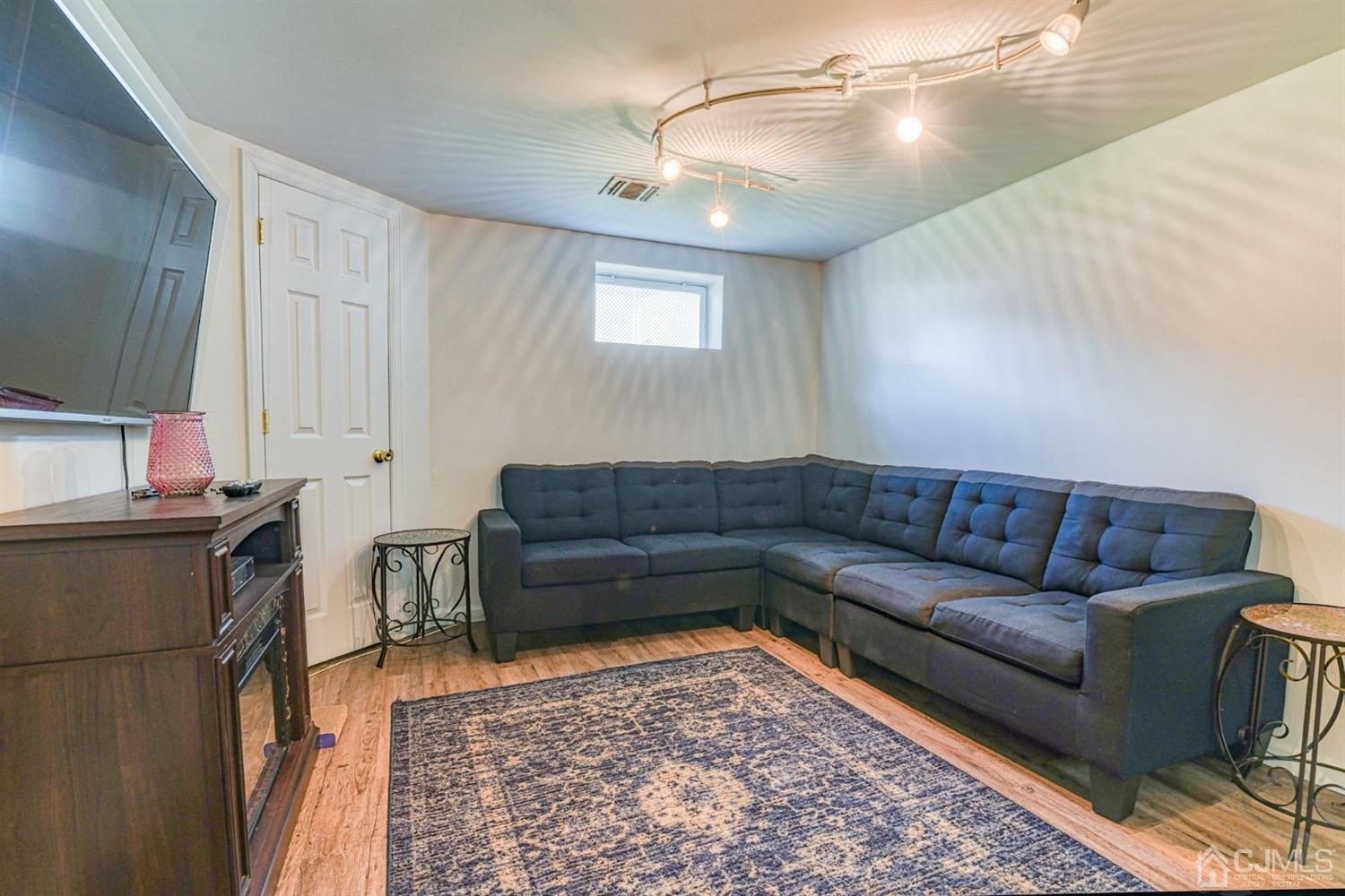 18 Mimi Road Old Bridge, NJ 08857 - Photo 28 of 33 Cozy and roomy.