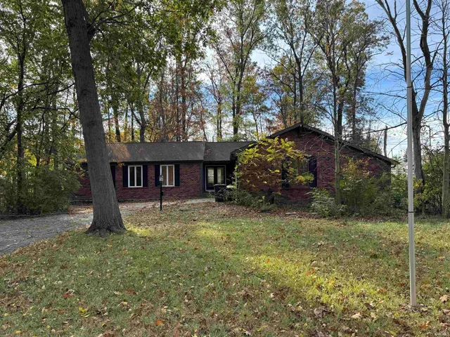 $195,000 | 404 Shadyhurst Drive, Fort Wayne, IN 46825