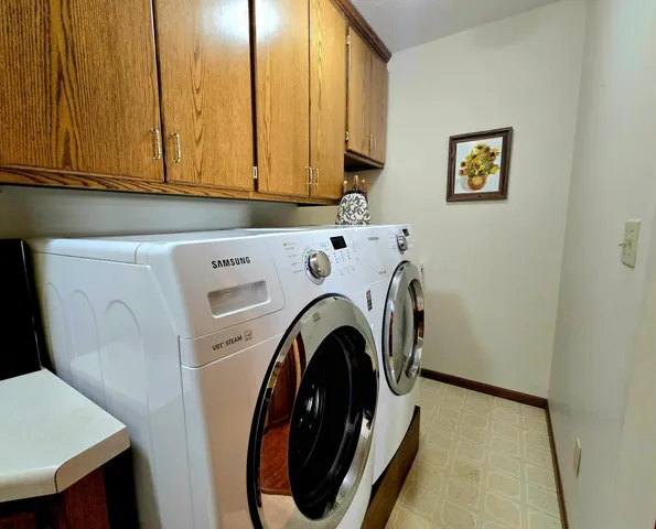 $369,900 | 642 Jenisa Drive, St. Cloud, MN 56301