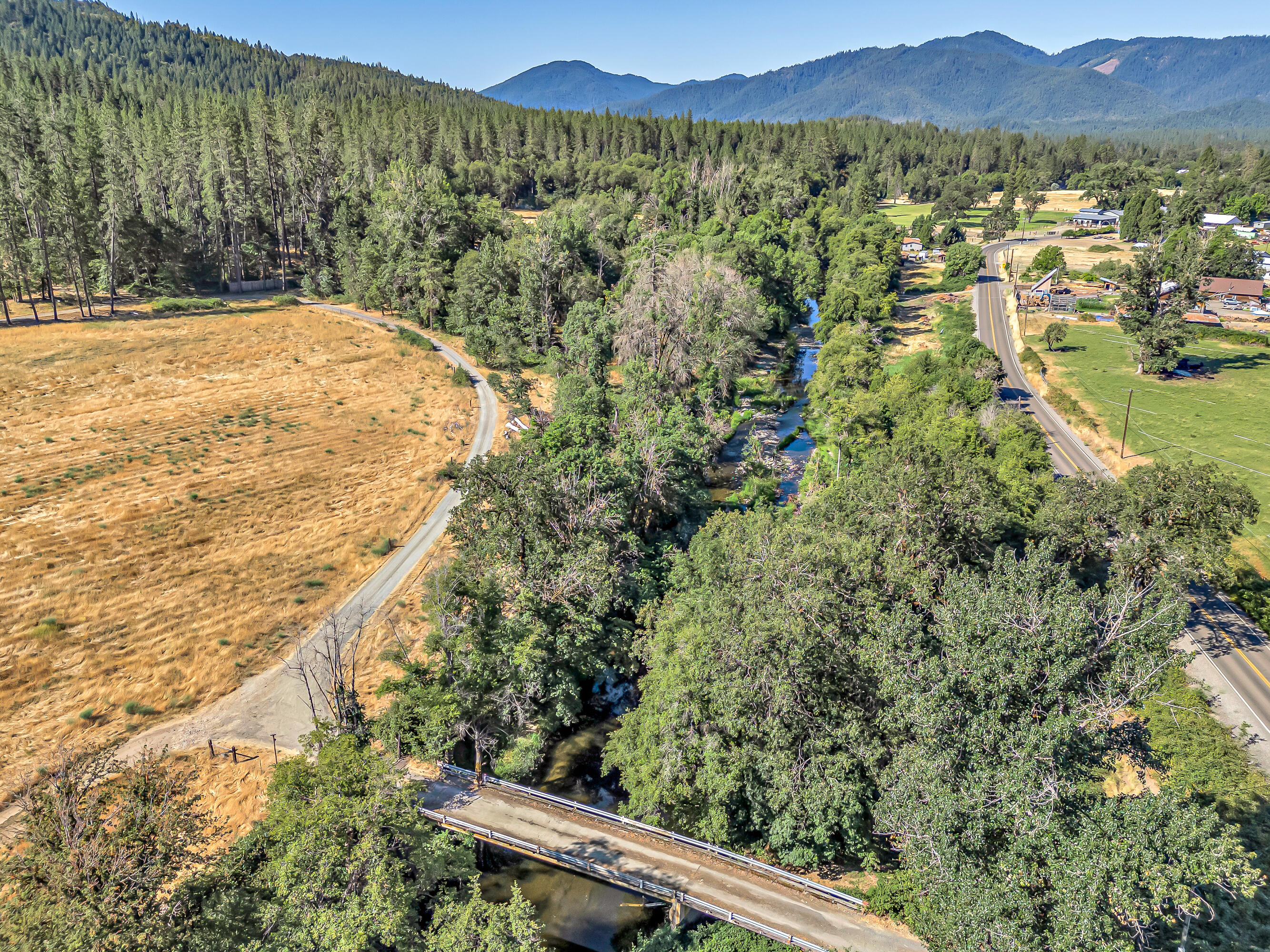 9820 East Evans Creek Road Rogue River, OR 97537 - Photo 51 of 58 DJI_20250722094639_0004_D