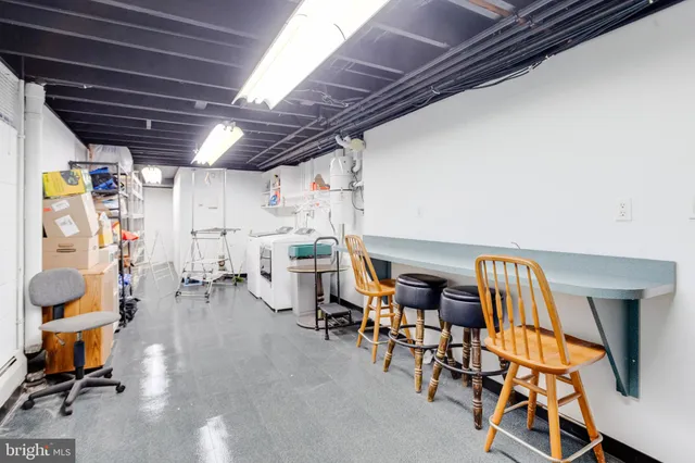 $799,000 | 200 W Road, Baltimore, MD 21221