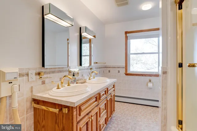 $799,000 | 200 W Road, Baltimore, MD 21221