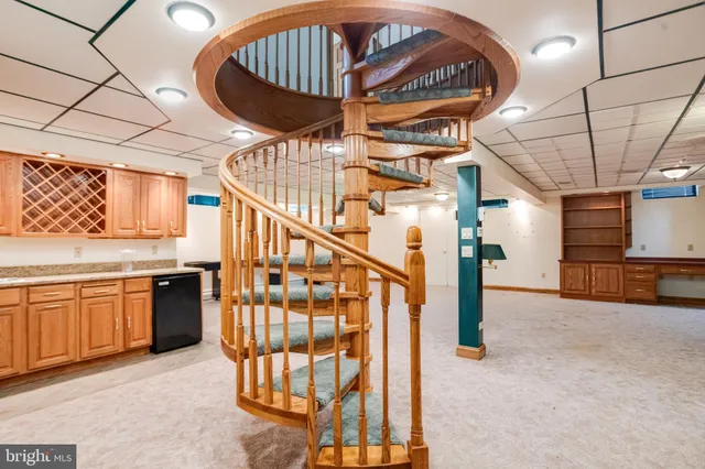 $799,000 | 200 W Road, Baltimore, MD 21221