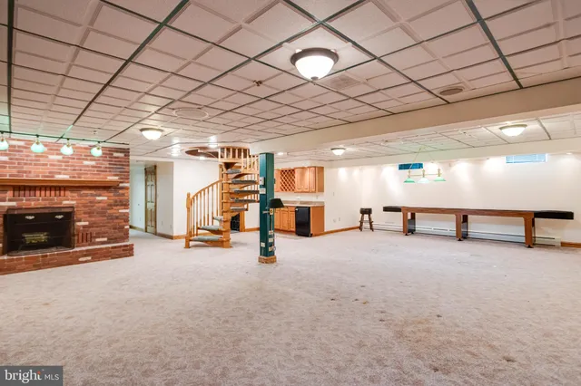 $799,000 | 200 W Road, Baltimore, MD 21221