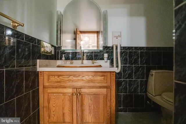 $799,000 | 200 W Road, Baltimore, MD 21221