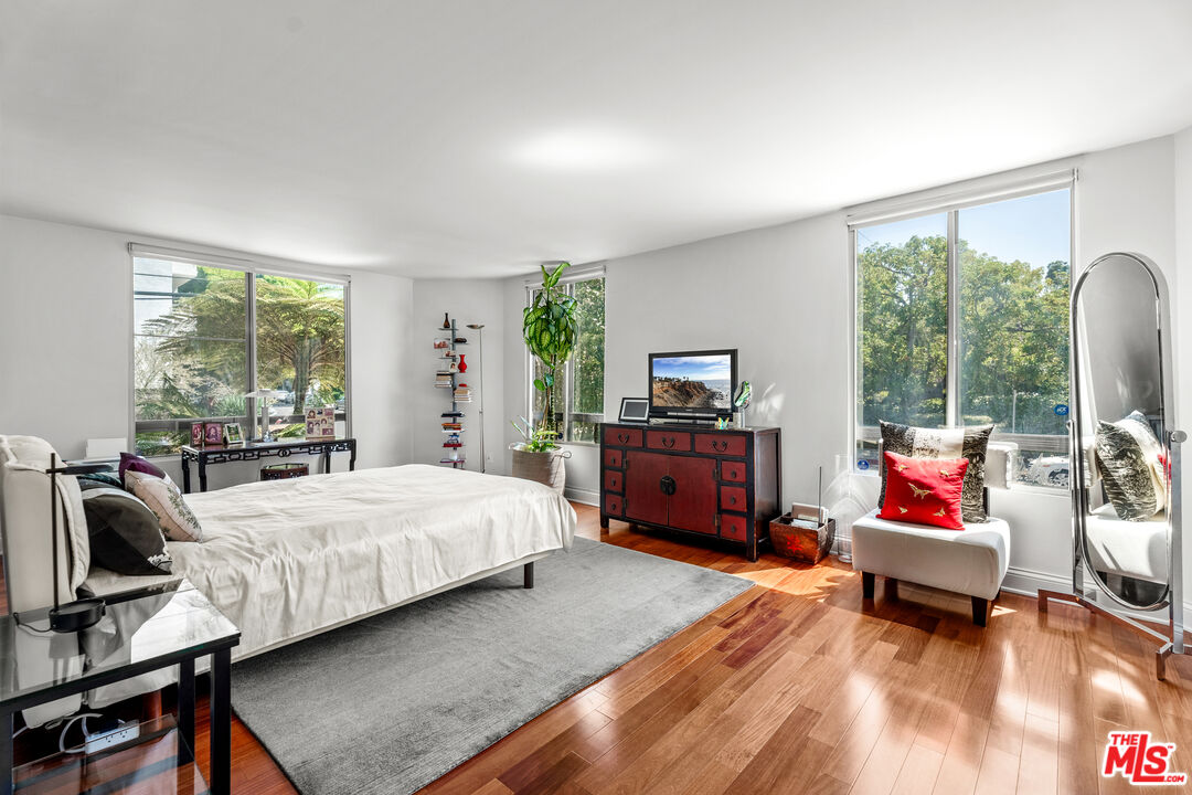 851 North Kings Road, Unit 102 West Hollywood, CA 90069 - Photo 14 of 31