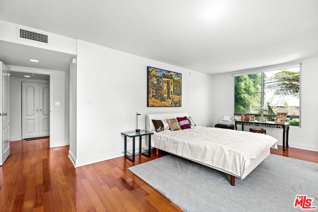 851 North Kings Road, Unit 102 West Hollywood, CA 90069 - Photo 15 of 31