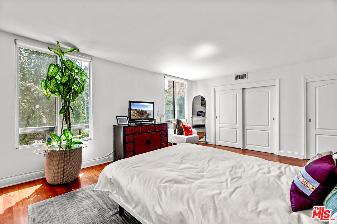 851 North Kings Road, Unit 102 West Hollywood, CA 90069 - Photo 17 of 31