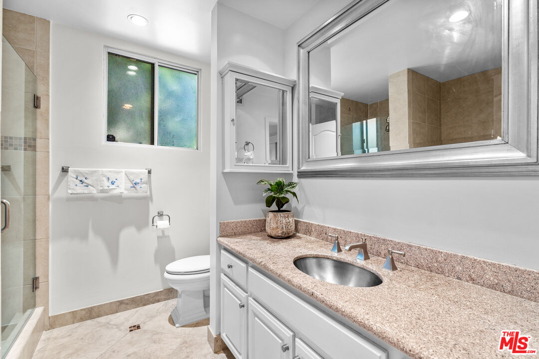 851 North Kings Road, Unit 102 West Hollywood, CA 90069 - Photo 18 of 31