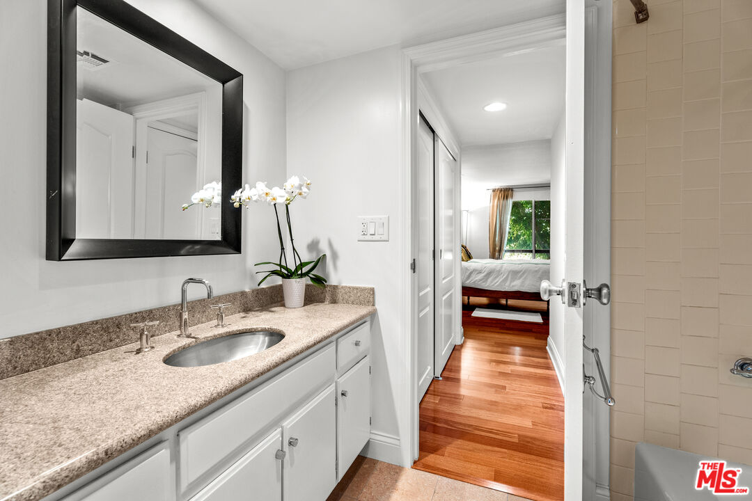 851 North Kings Road, Unit 102 West Hollywood, CA 90069 - Photo 21 of 31