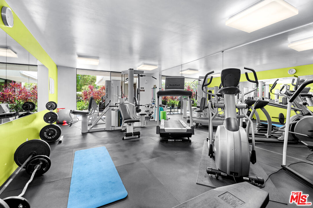 851 North Kings Road, Unit 102 West Hollywood, CA 90069 - Photo 27 of 31