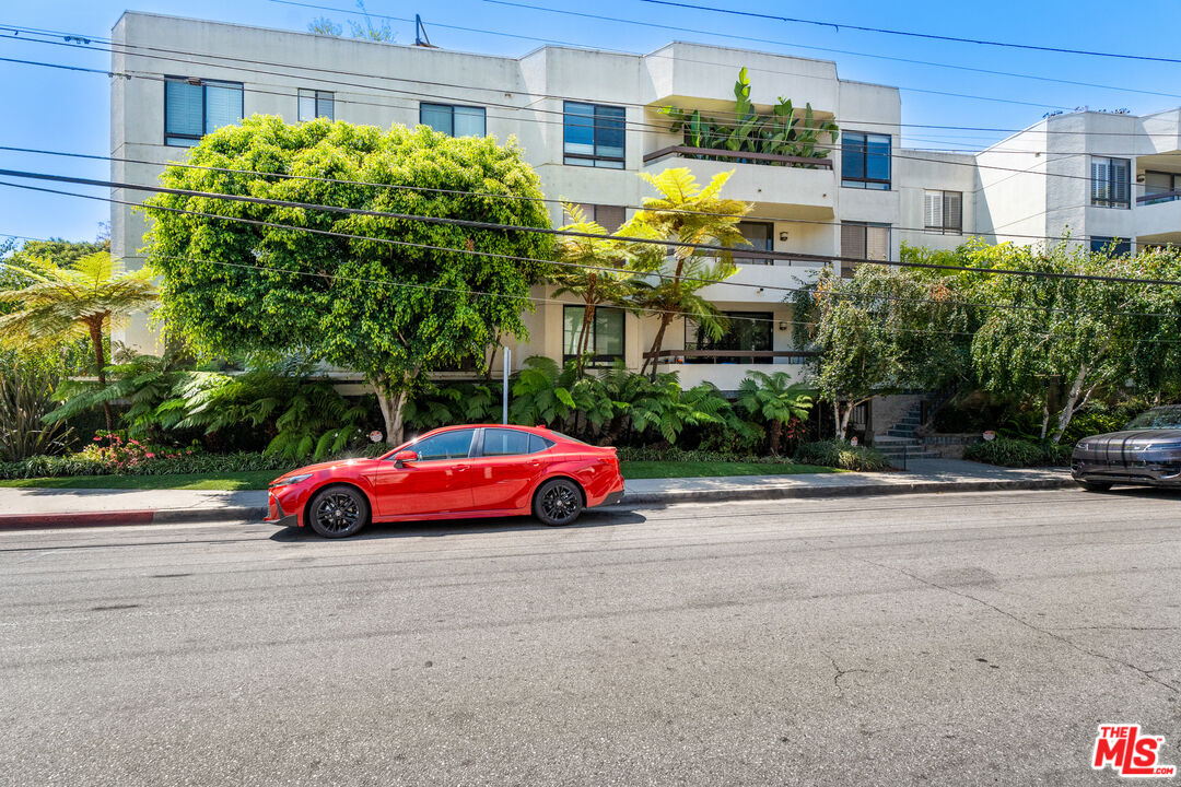 851 North Kings Road, Unit 102 West Hollywood, CA 90069 - Photo 30 of 31