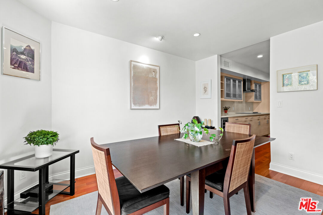 851 North Kings Road, Unit 102 West Hollywood, CA 90069 - Photo 7 of 31