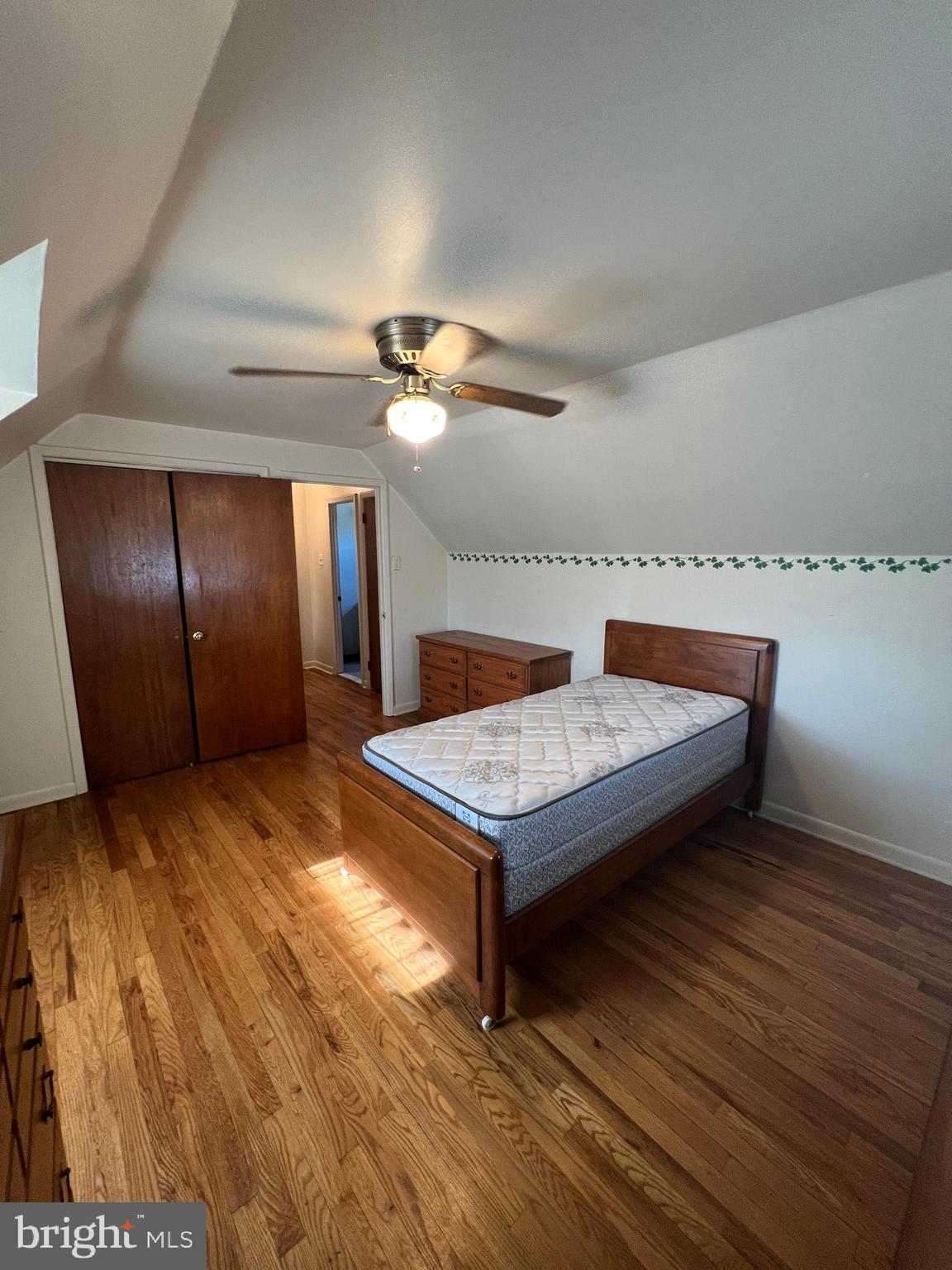 301 Murray Avenue Bellmawr, NJ 08031 - Photo 22 of 36 a living room with a table