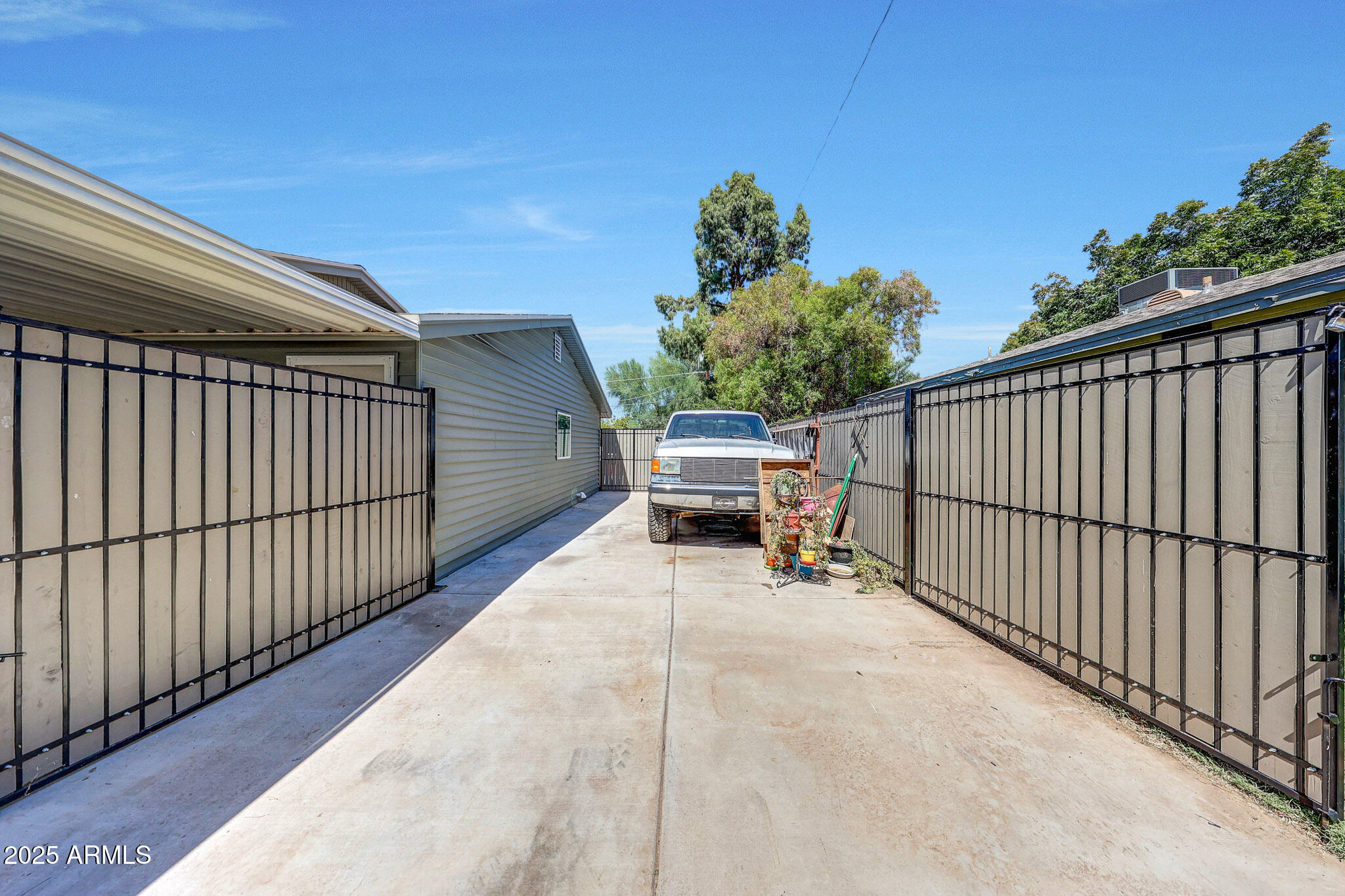 4108 East Edgemont Avenue Phoenix, AZ 85018 - Photo 11 of 118 C (1)