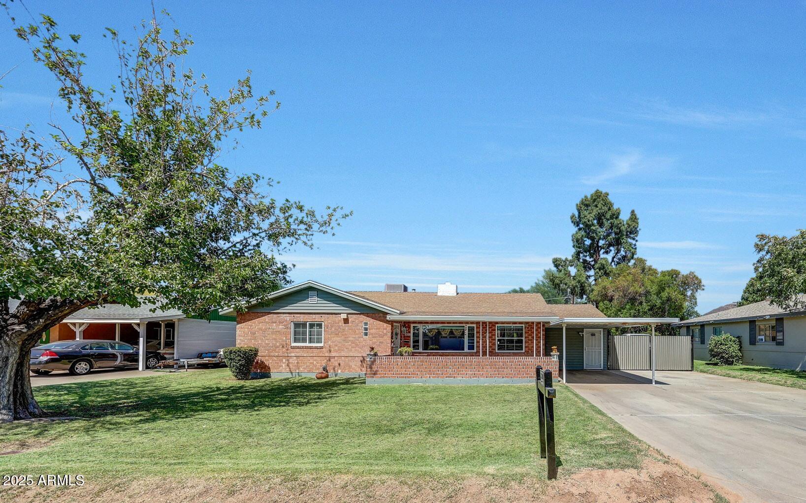 4108 East Edgemont Avenue Phoenix, AZ 85018 - Photo 3 of 118 A (3)