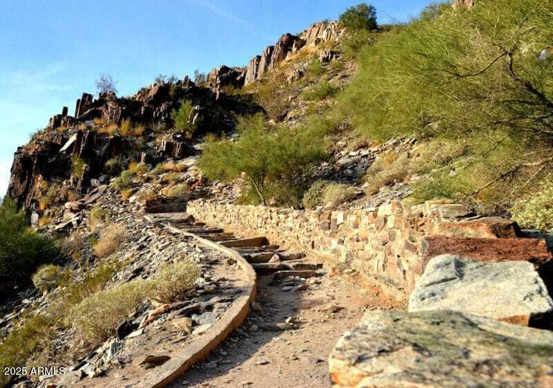 4108 East Edgemont Avenue Phoenix, AZ 85018 - Photo 68 of 118 hike2