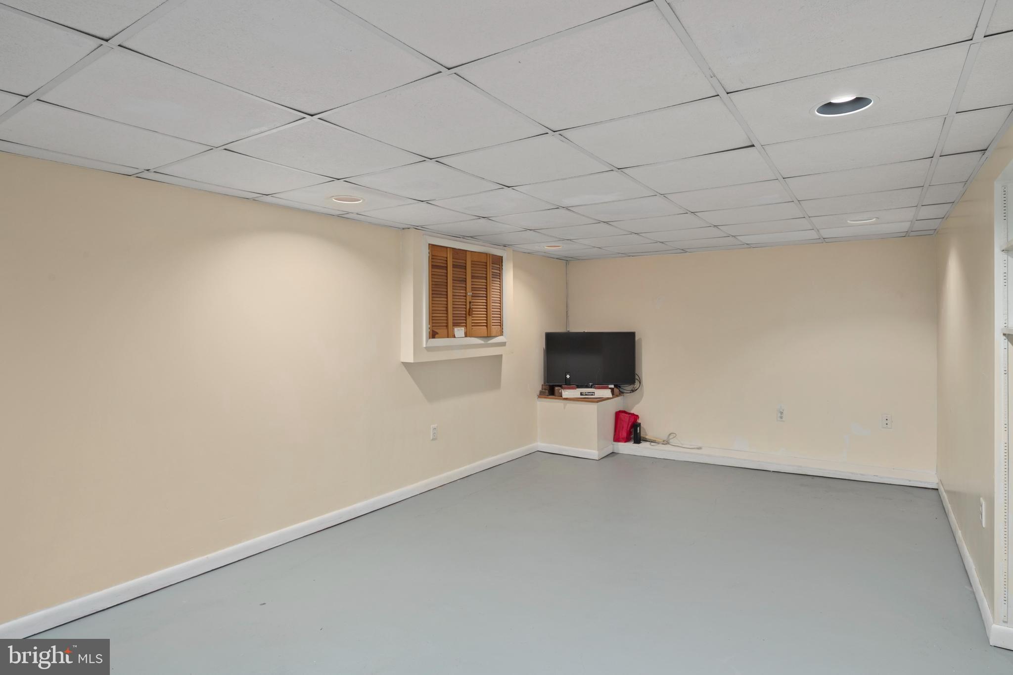 1240 Greystone Road Halethorpe, MD 21227 - Photo 32 of 41 a view of room with flat screen tv