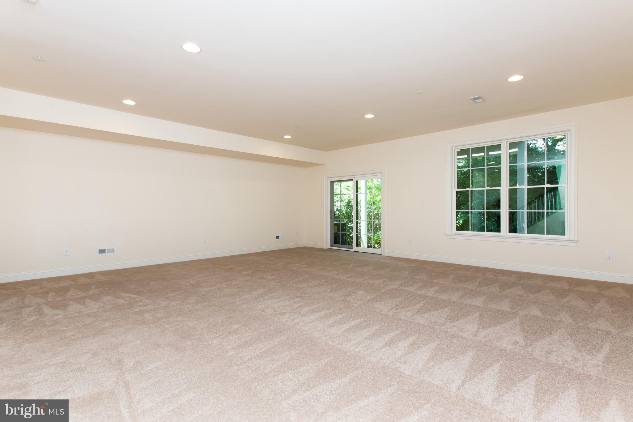 18 Parkview Cir. Wayne, PA 19087 - Photo 29 of 33 a view of an empty room with a window