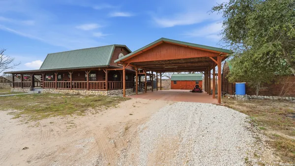 $480,000 | 113 Spring Ranch Road, Floresville, TX 78114