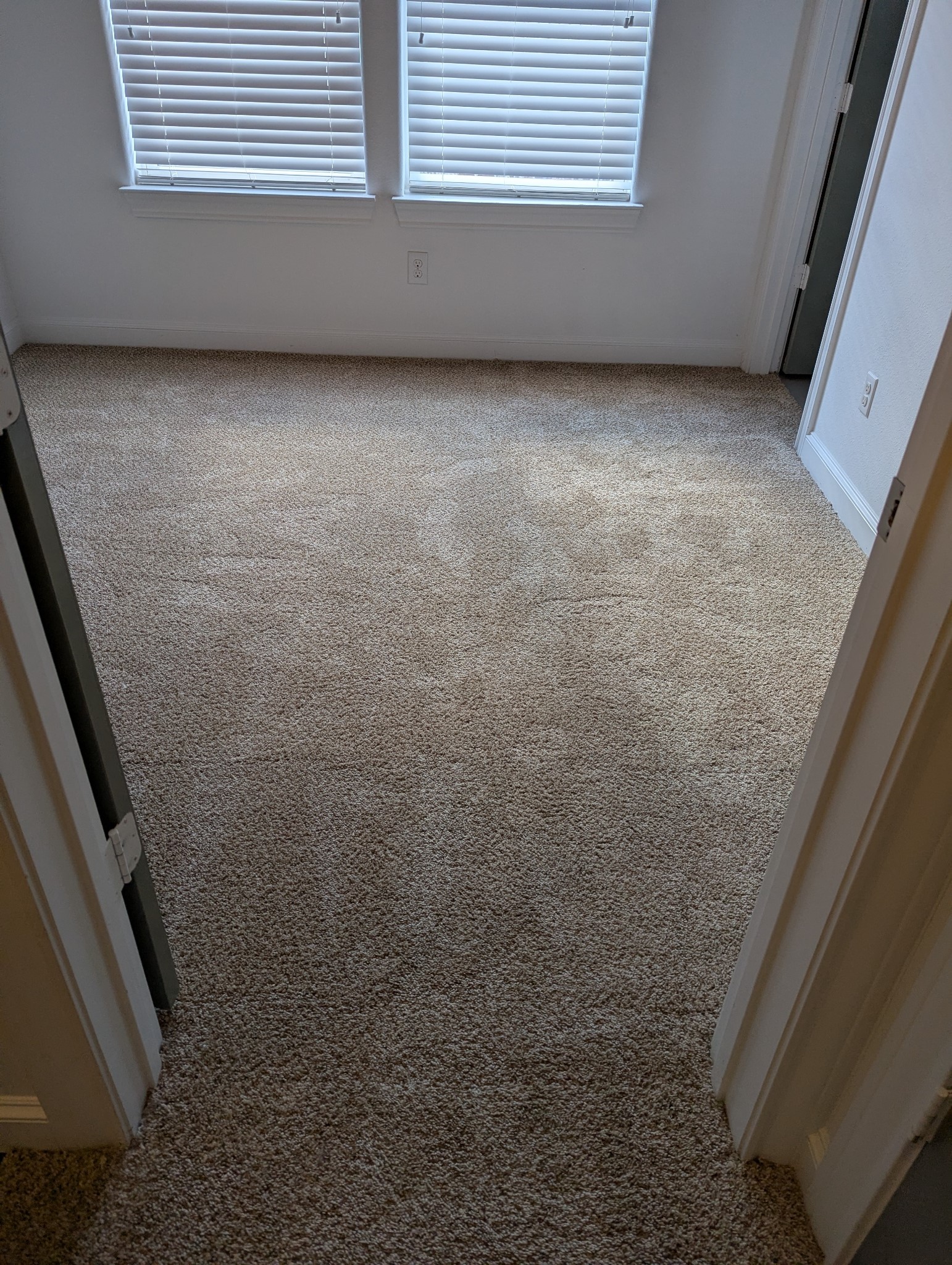 9674 Knight Road Houston, TX 77045 - Photo 15 of 21 a view of a room