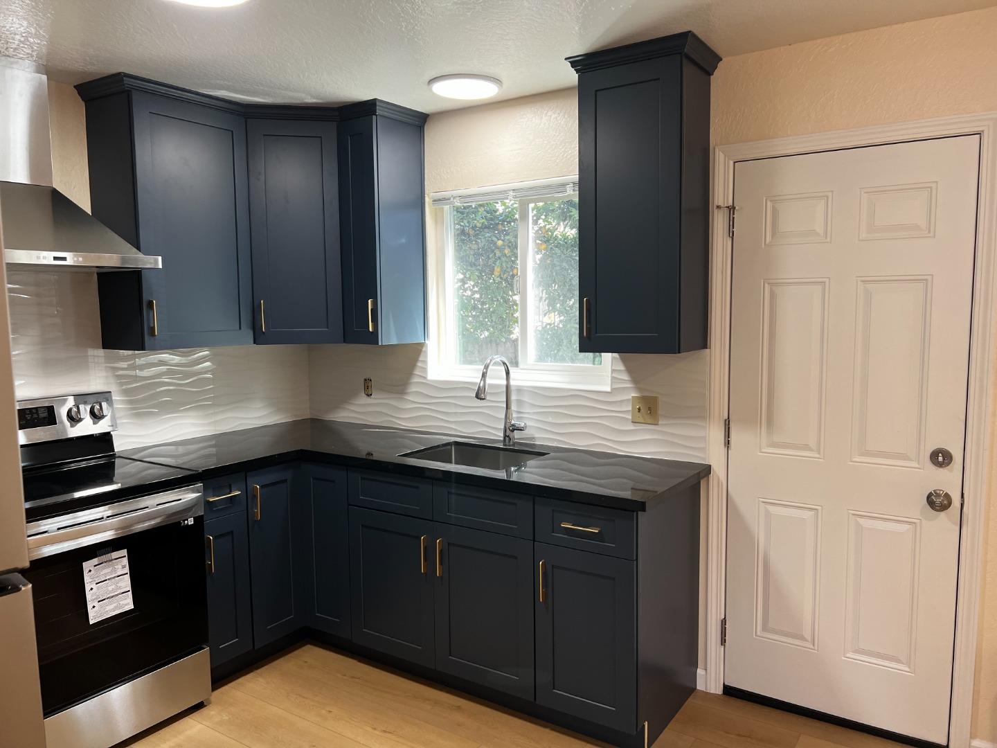 221 Rondale Court Hayward, CA 94541 - Photo 4 of 19