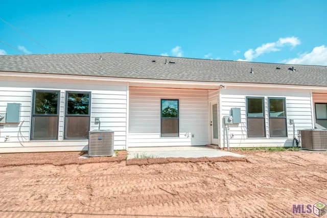 $195,000 | 8739 Lockhart Road, Unit 11B, Denham Springs, LA 70726