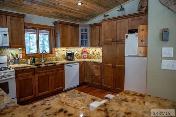 $725,000 | 3334 Highway 93, Gibbsonville, ID 83463