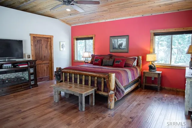 $725,000 | 3334 Highway 93, Gibbsonville, ID 83463