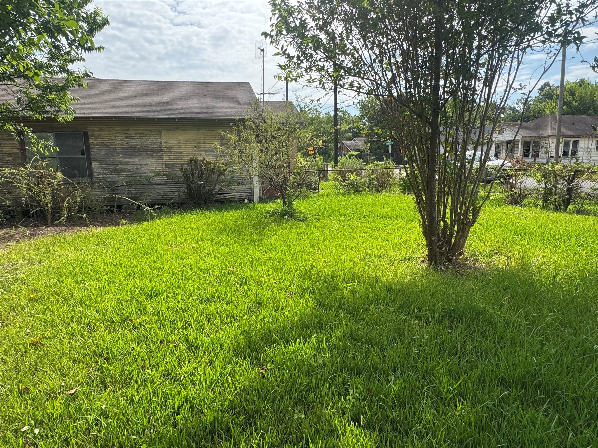 3215 Roland Street Houston, TX 77026 - Photo 12 of 20 Gallery Image 12