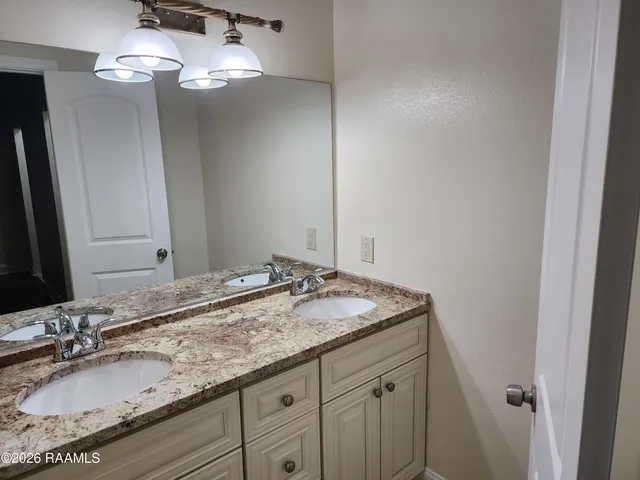 $1,999 | 403 Yvette Marie Drive, Lafayette, LA 70508