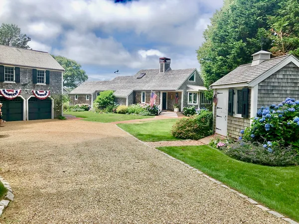 $4,675,000 | 29 Major's Cove Lane, Edgartown, MA 02539