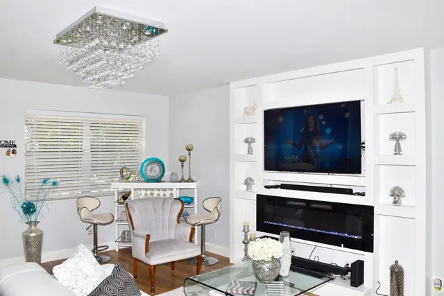 $269,000 | 203 Windsor I, Unit 203, West Palm Beach, FL 33417