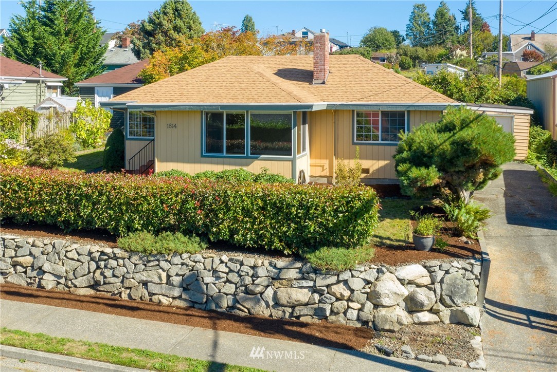 1814 Perry Avenue Bremerton, WA 98310 - Photo 1 of 26 Gallery Image 1