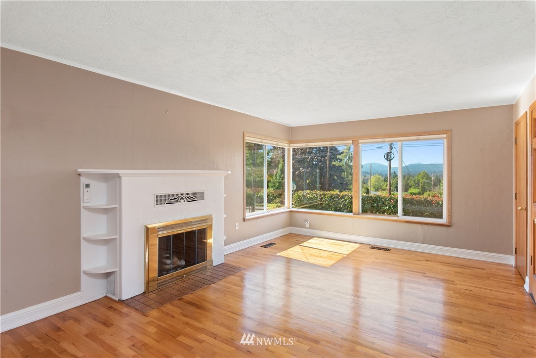 1814 Perry Avenue Bremerton, WA 98310 - Photo 3 of 26 Gallery Image 3