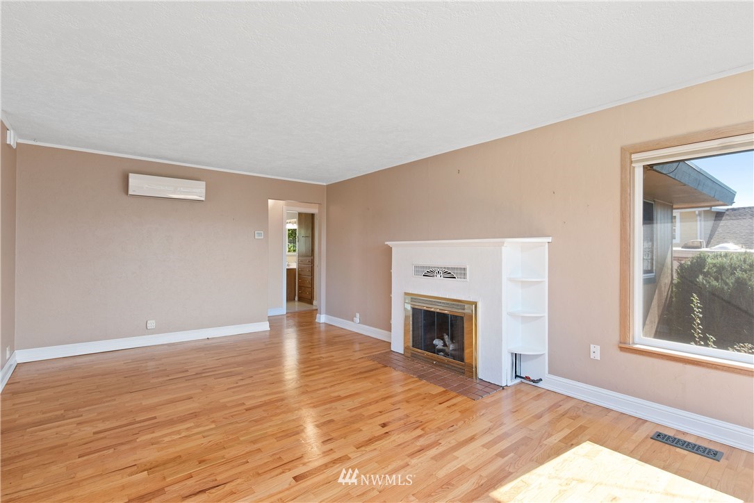 1814 Perry Avenue Bremerton, WA 98310 - Photo 4 of 26 Gallery Image 4