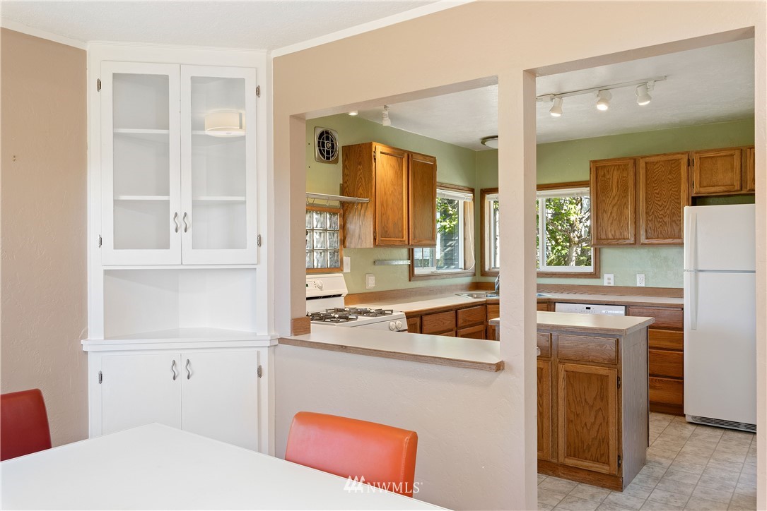 1814 Perry Avenue Bremerton, WA 98310 - Photo 9 of 26 Gallery Image 9