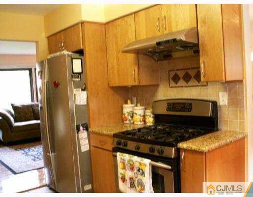 9 Hilltop Road Edison, NJ 08820 - Photo 4 of 10