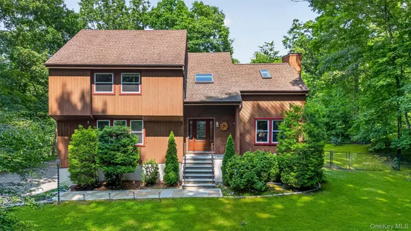 $1,150,000 | 2278 Hunterbrook Road, Yorktown Heights, NY 10598
