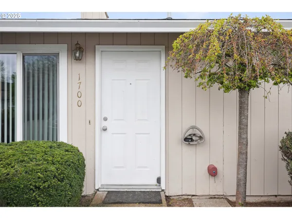 $849,900 | 1700 Northeast 231st Court, Troutdale, OR 97060