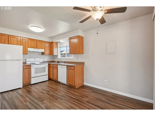 $849,900 | 1700 Northeast 231st Court, Troutdale, OR 97060
