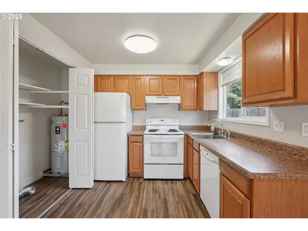 $849,900 | 1700 Northeast 231st Court, Troutdale, OR 97060